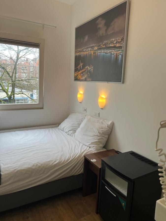 Max Hotel Amsterdam Bagian luar foto